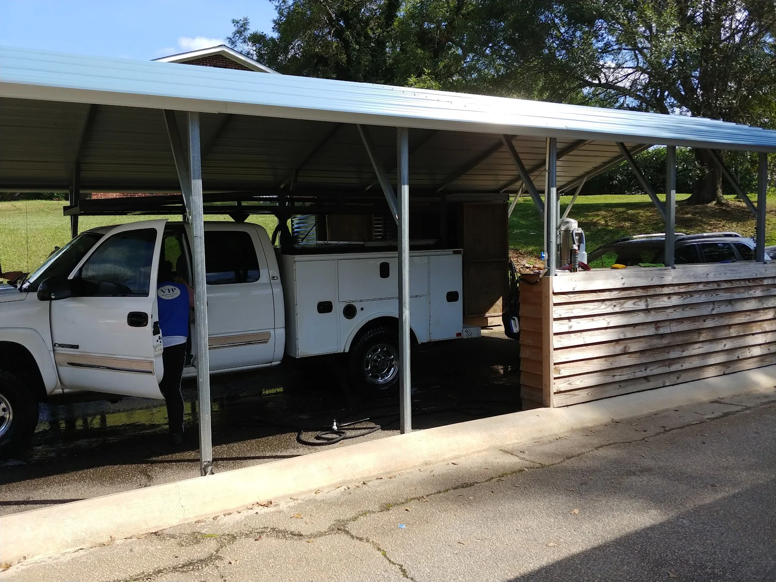 VIP Hand Carwash shop exterior